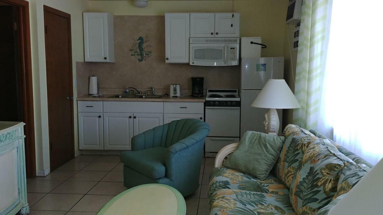 فورت مايس بيتش The Holiday Court Villas And Suites المظهر الخارجي الصورة
